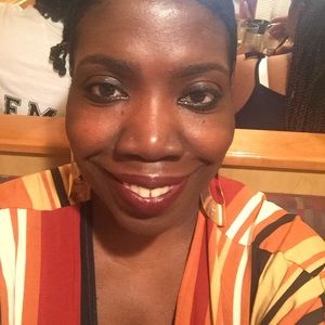 Meet your Posher, Adrienne